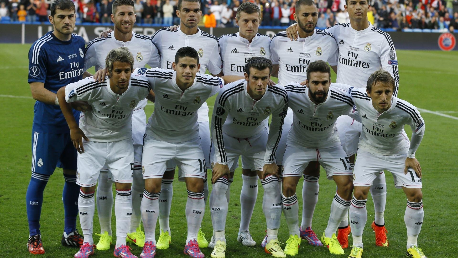 中国足球国家队探索柔性战术组合打法，足球柔韧性训练