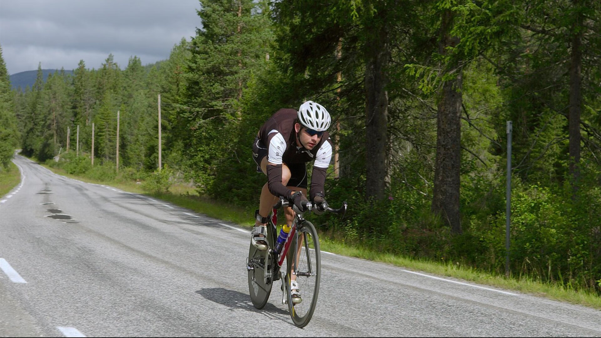莫伊:全黑队的“防线守护神”,他在scrum中的表现堪称完美